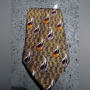 Stylish Gold and Purple Patterned Tie